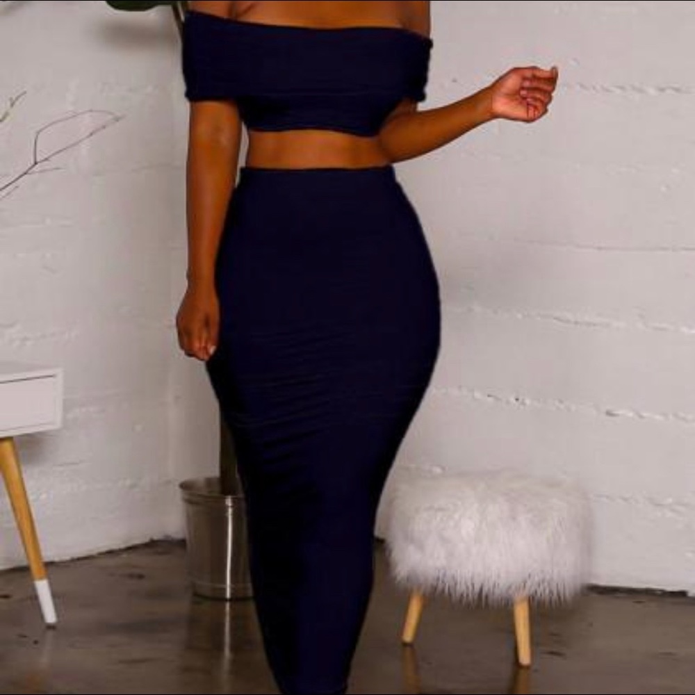 NEW! Navy crop top and pencil skirt set